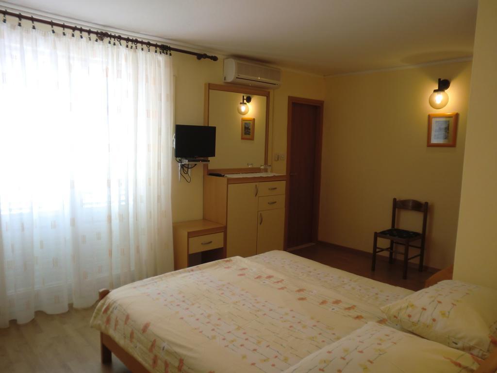 Guest House Sandra 拉布 客房 照片