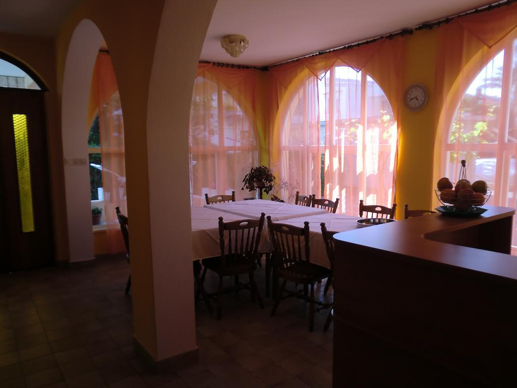 Guest House Sandra 拉布 外观 照片
